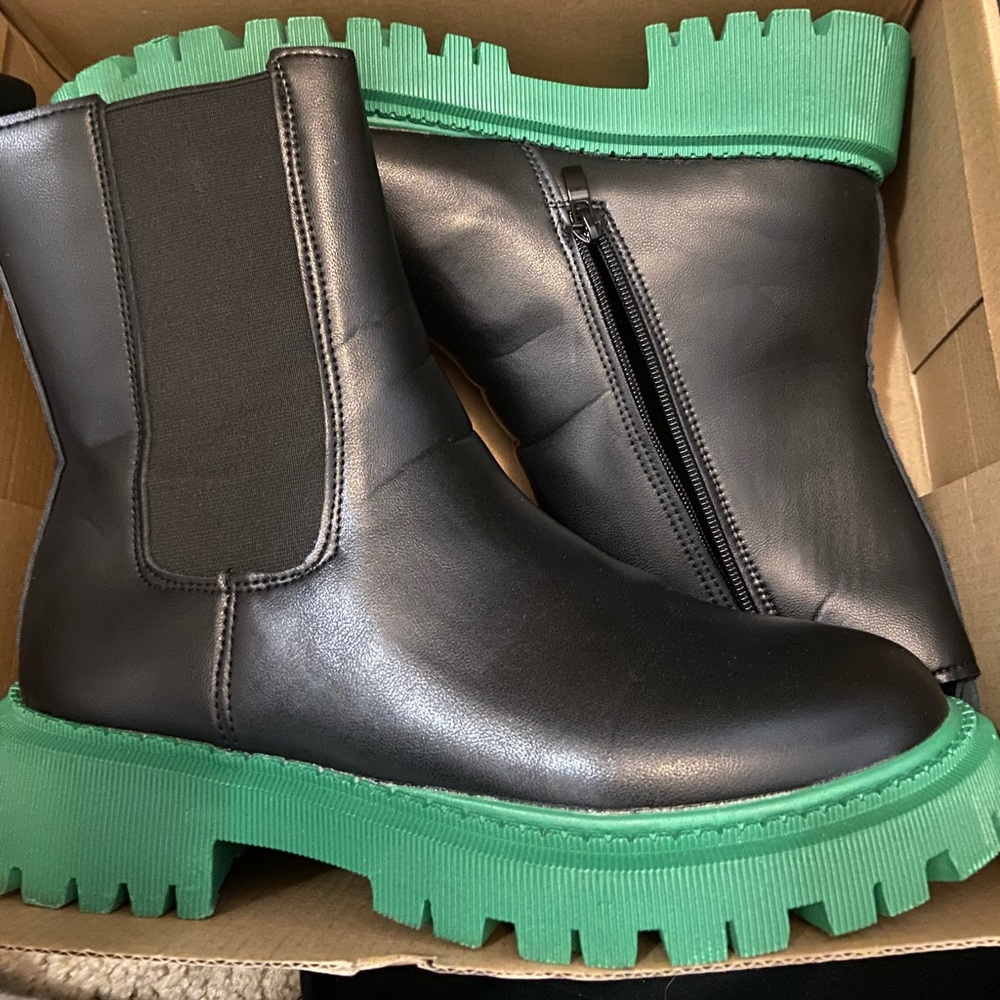 Women Chelsea Leather Boots